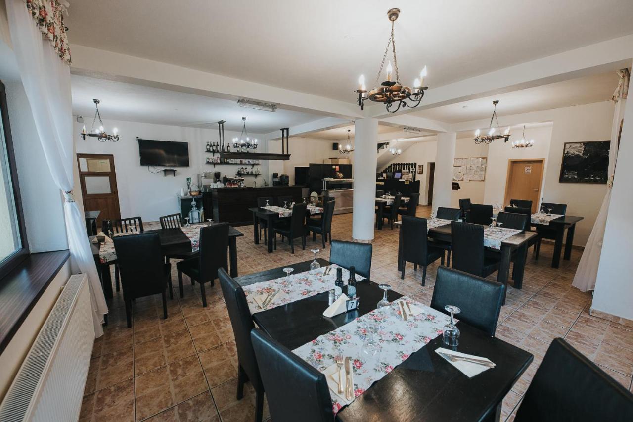 Pensiunea Rau Sadului Bagian luar foto